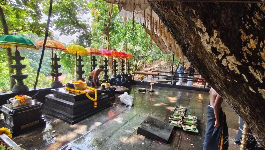 Kalleli oorali appooppan kavu vazhipadu